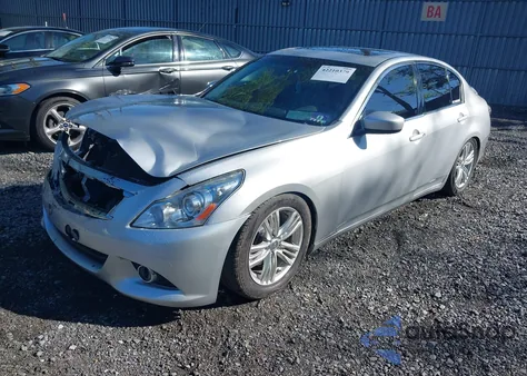 2015 Infiniti Q40 z USA, uszkodzony, nr VIN JN1CV6AR9FM522984
